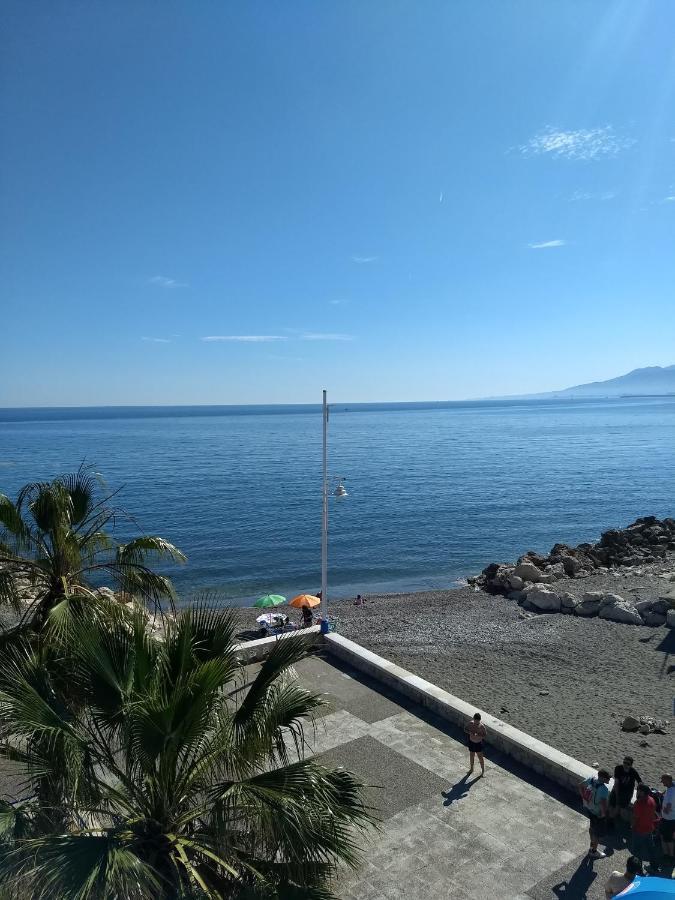 Apartments-Oilan11 - Estudios En Primera Linea De Playa Pedregalejo Malaga Zewnętrze zdjęcie